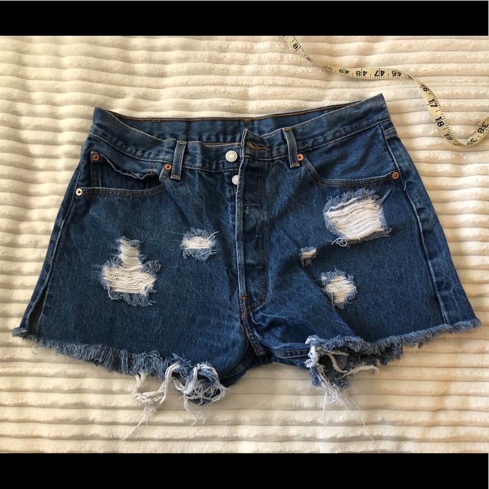Levi - Cut Off - Jean Shorts - Dark Wash